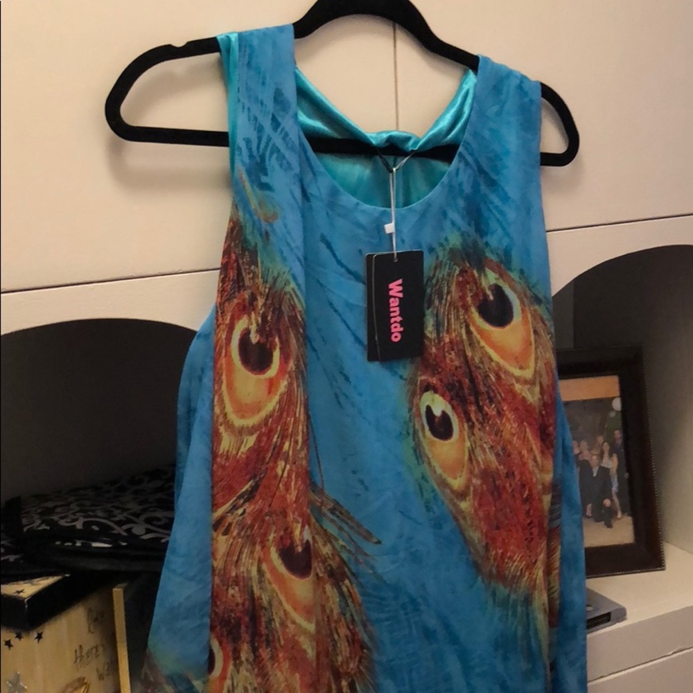 Maxi dress with peacock feathers